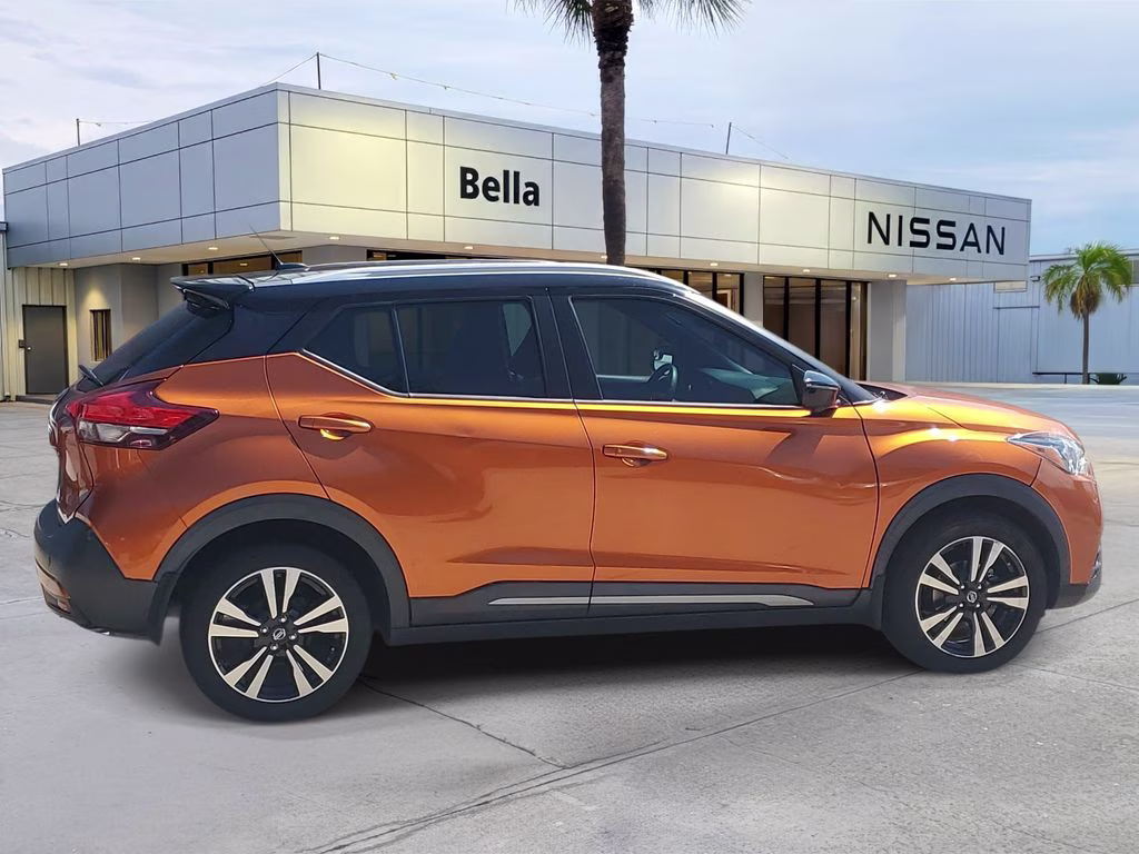 2019 Monarch Orange/Super Black Nissan Kicks SR FWD SUV