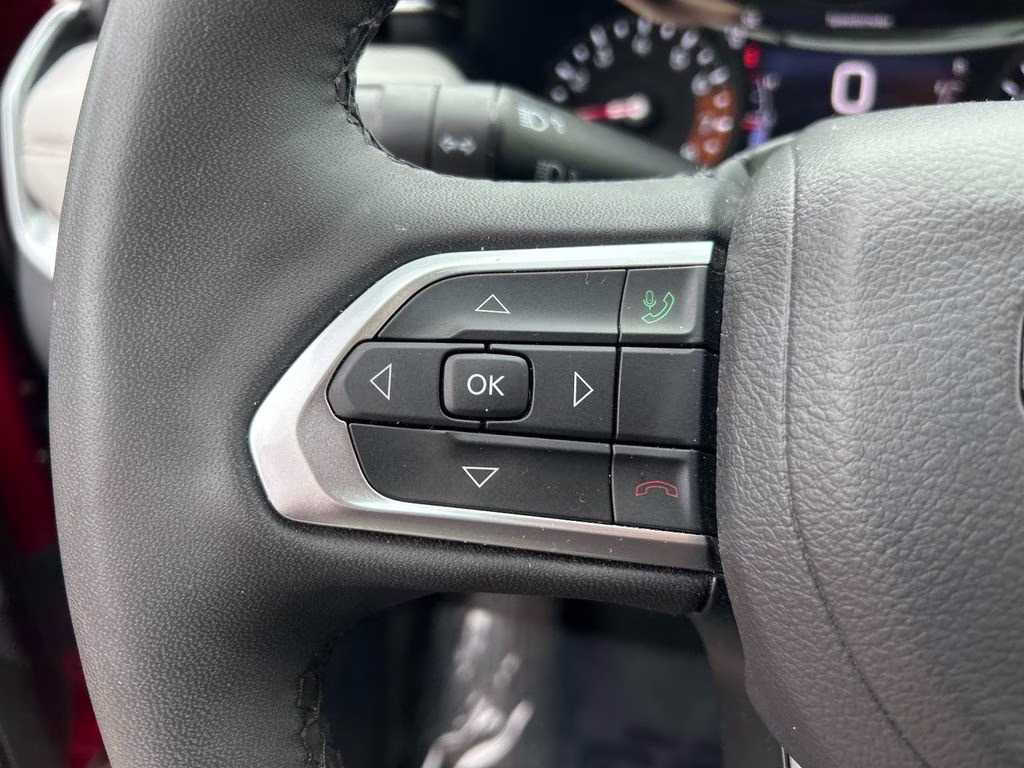 2025 Red Hot Pearlcoat Jeep Compass Limited 4X4 SUV
