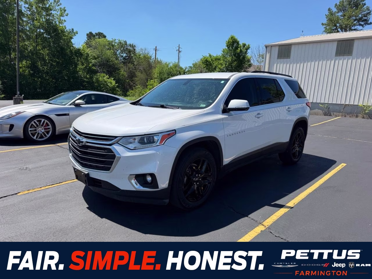 2020 Iridescent Pearl Tricoat Chevrolet Traverse LT Cloth AWD SUV