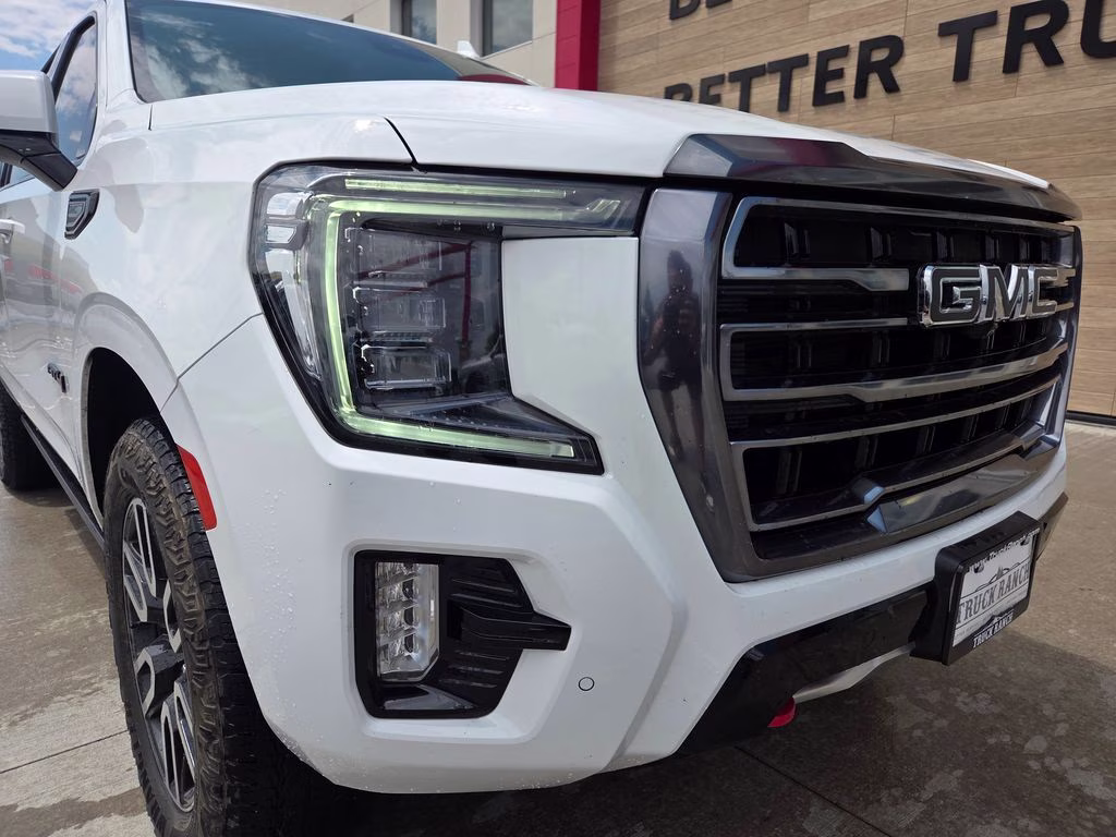 2023 Summit White GMC Yukon AT4 4X4 SUV