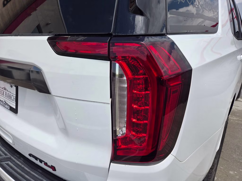 2023 Summit White GMC Yukon AT4 4X4 SUV
