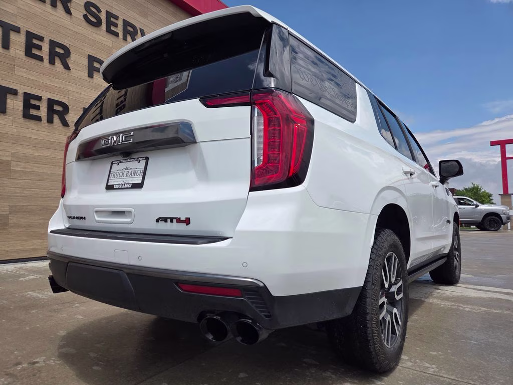 2023 Summit White GMC Yukon AT4 4X4 SUV