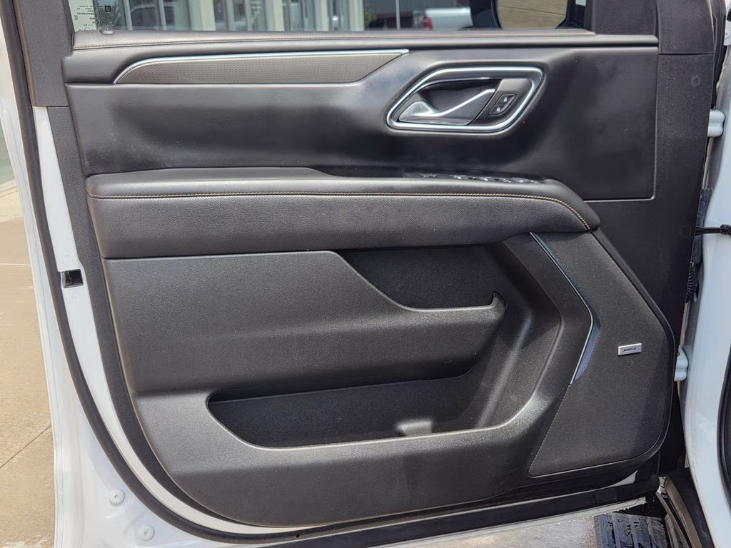2023 Summit White GMC Yukon AT4 4X4 SUV