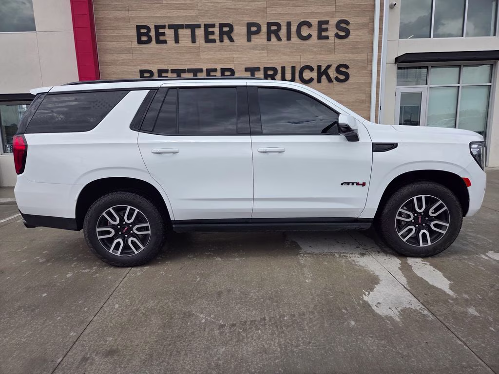 2023 Summit White GMC Yukon AT4 4X4 SUV