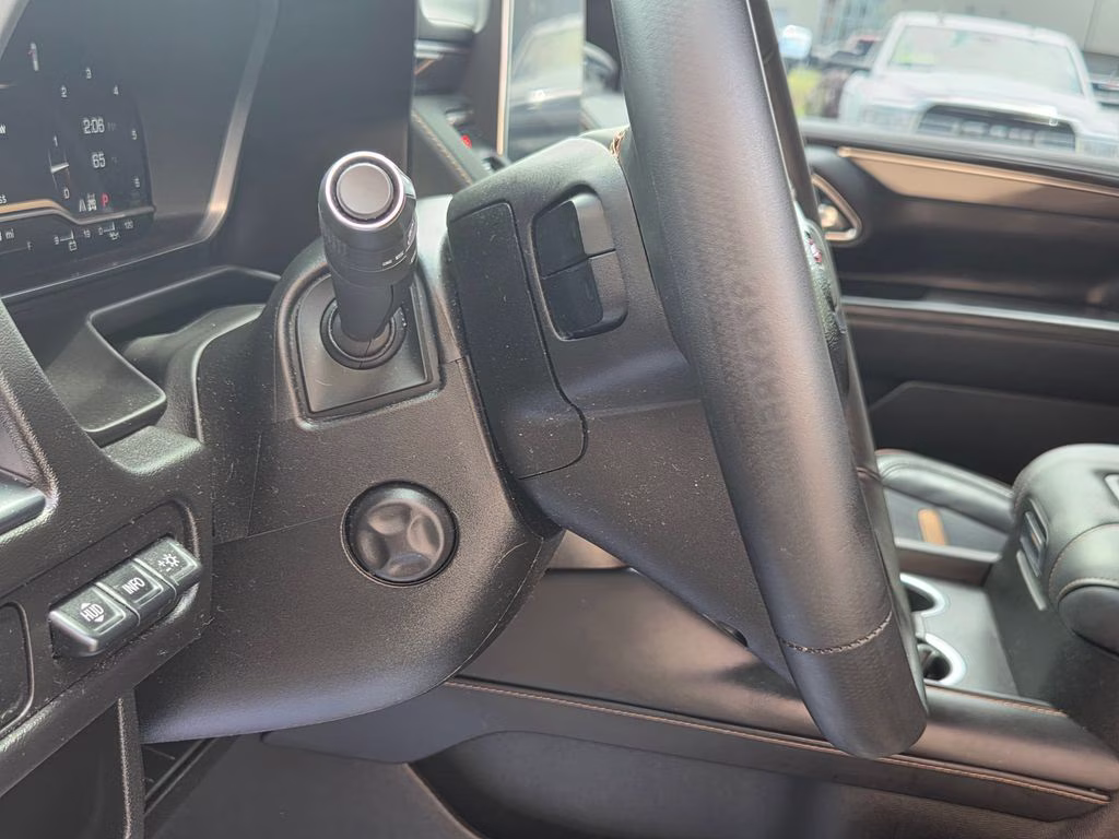 2023 Summit White GMC Yukon AT4 4X4 SUV