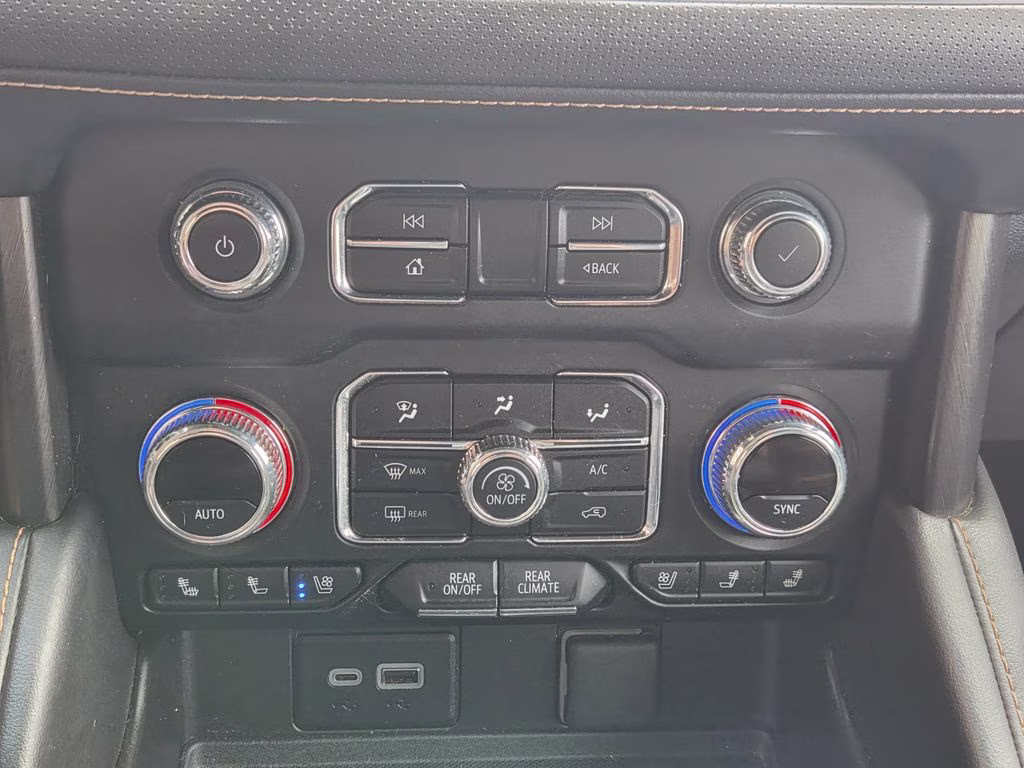 2023 Summit White GMC Yukon AT4 4X4 SUV