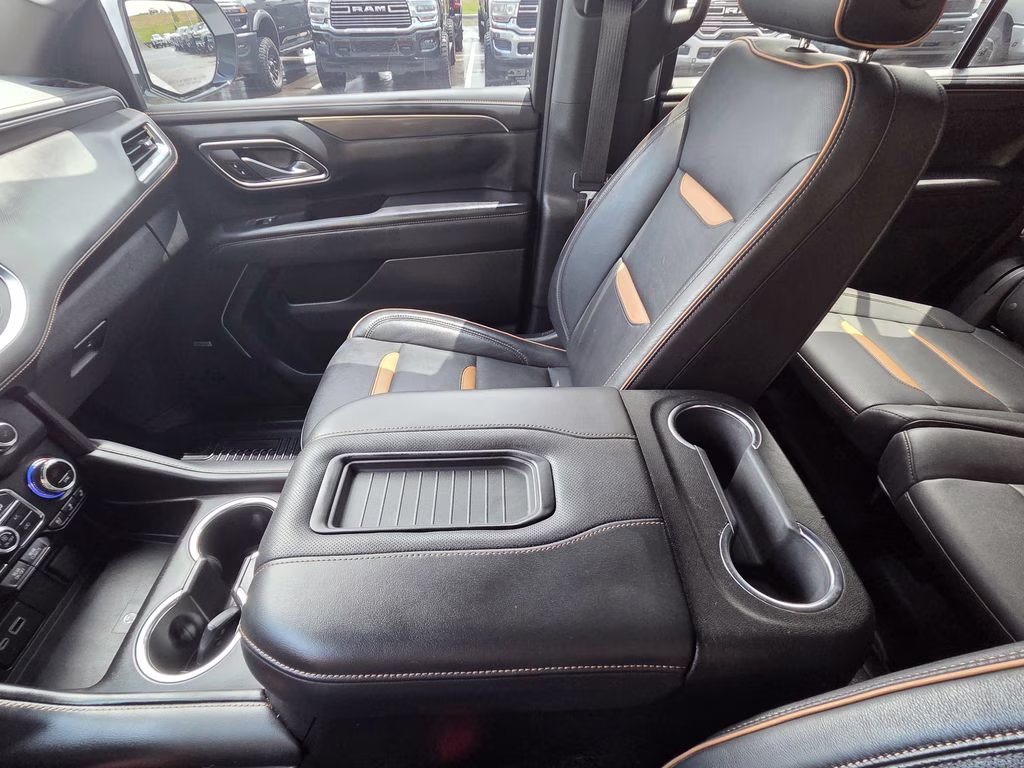 2023 Summit White GMC Yukon AT4 4X4 SUV