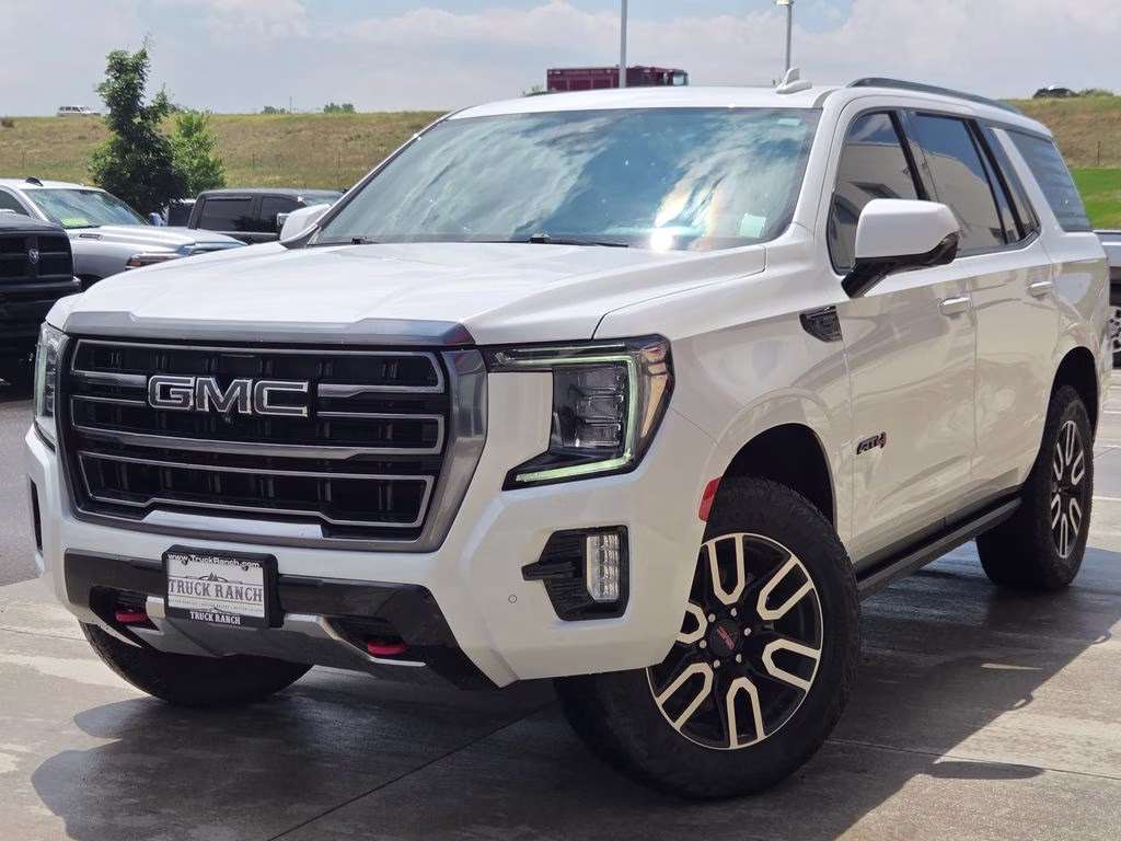 2023 Summit White GMC Yukon AT4 4X4 SUV