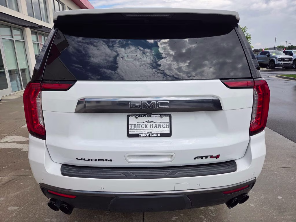 2023 Summit White GMC Yukon AT4 4X4 SUV