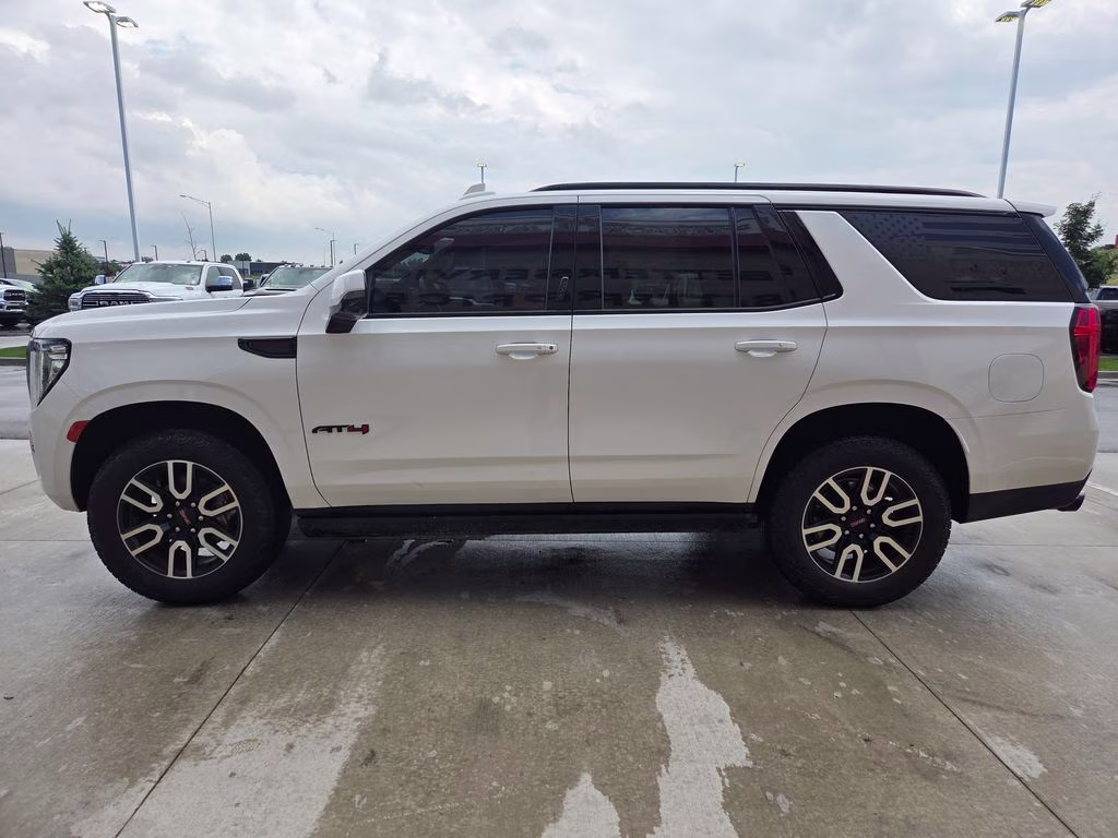 2023 Summit White GMC Yukon AT4 4X4 SUV