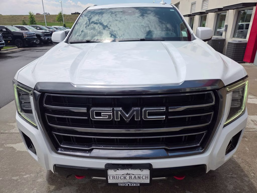 2023 Summit White GMC Yukon AT4 4X4 SUV