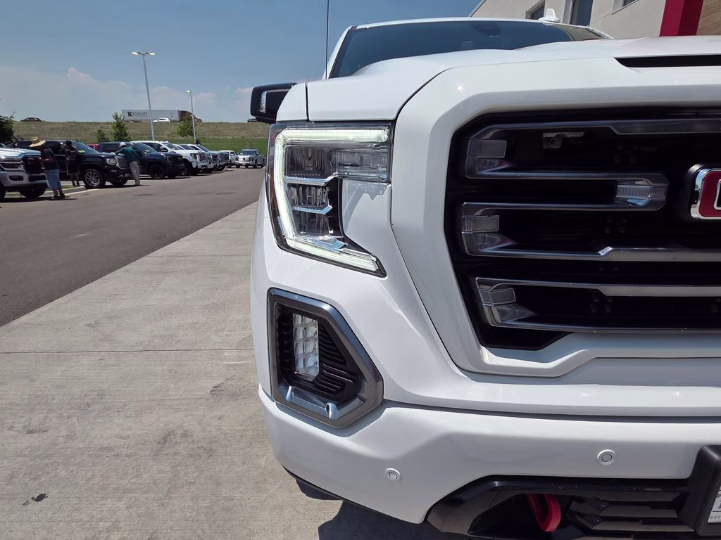 2022 Summit White GMC Sierra 1500 Limited AT4 4X4 Truck