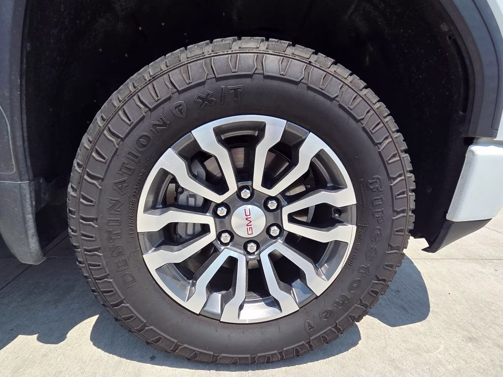 2022 Summit White GMC Sierra 1500 Limited AT4 4X4 Truck