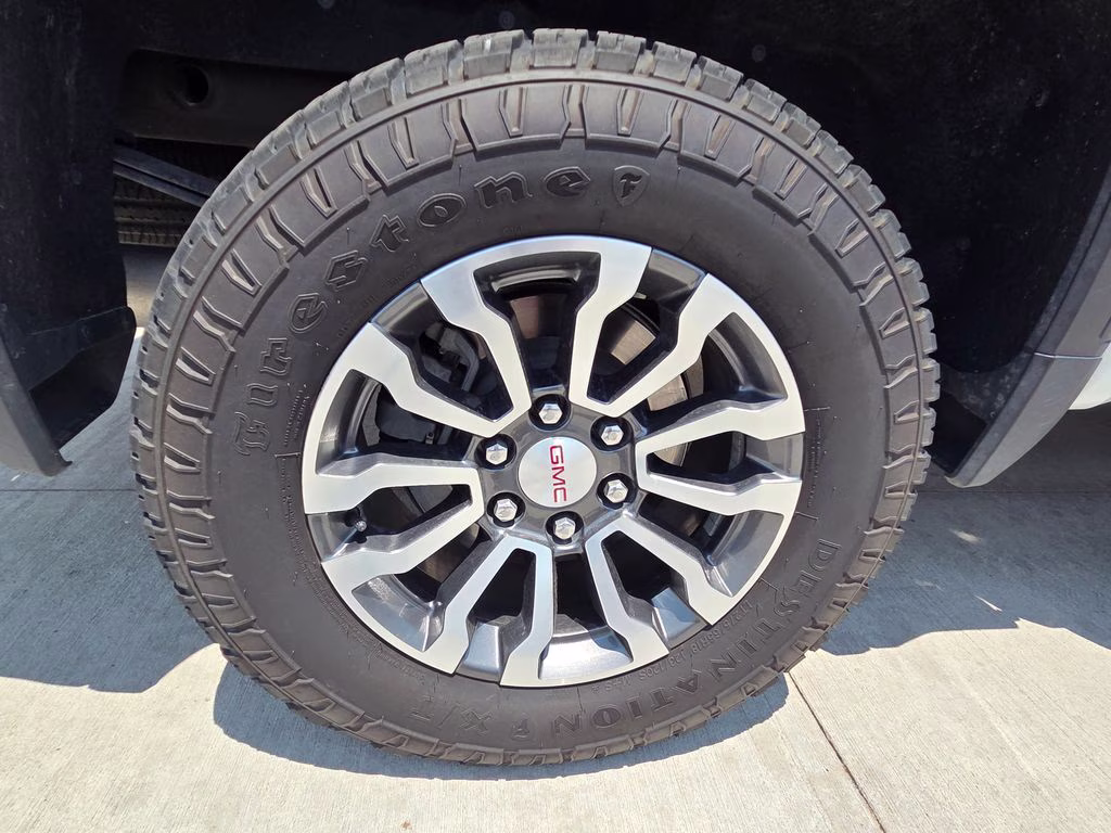 2022 Summit White GMC Sierra 1500 Limited AT4 4X4 Truck