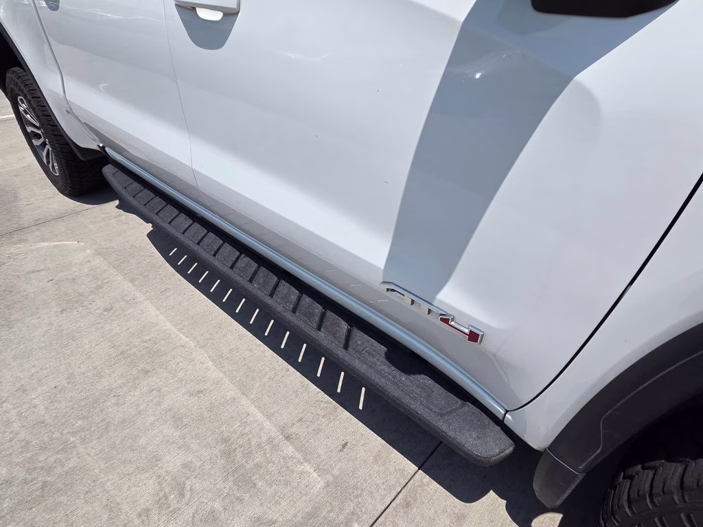 2022 Summit White GMC Sierra 1500 Limited AT4 4X4 Truck