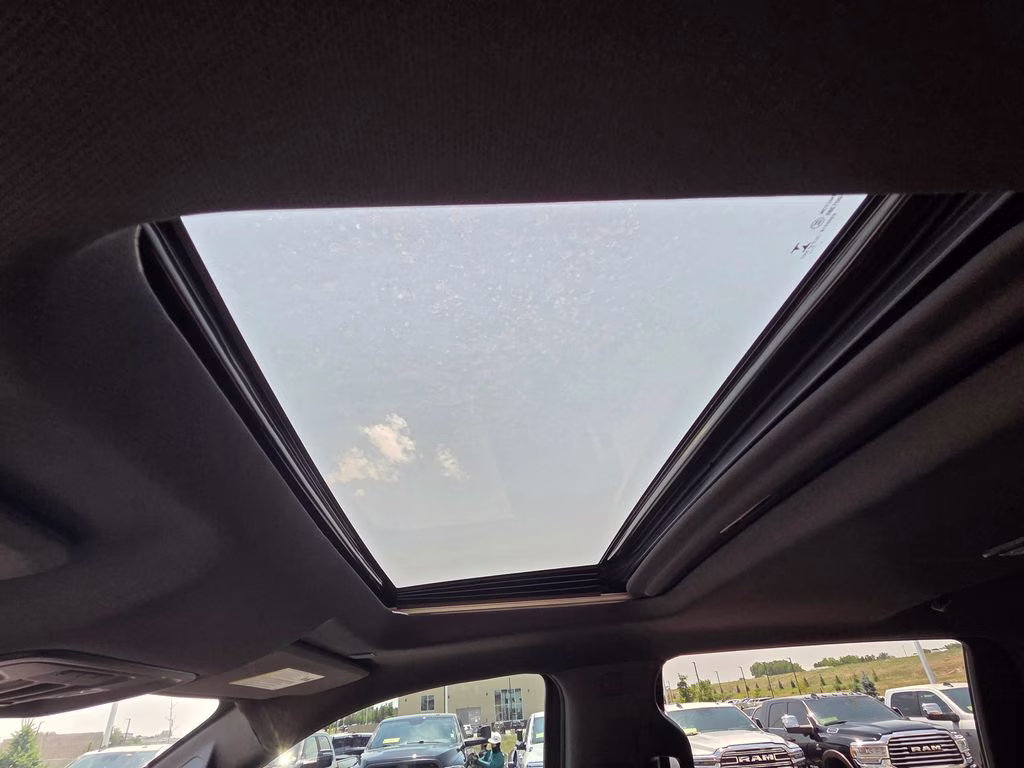 2022 Summit White GMC Sierra 1500 Limited AT4 4X4 Truck