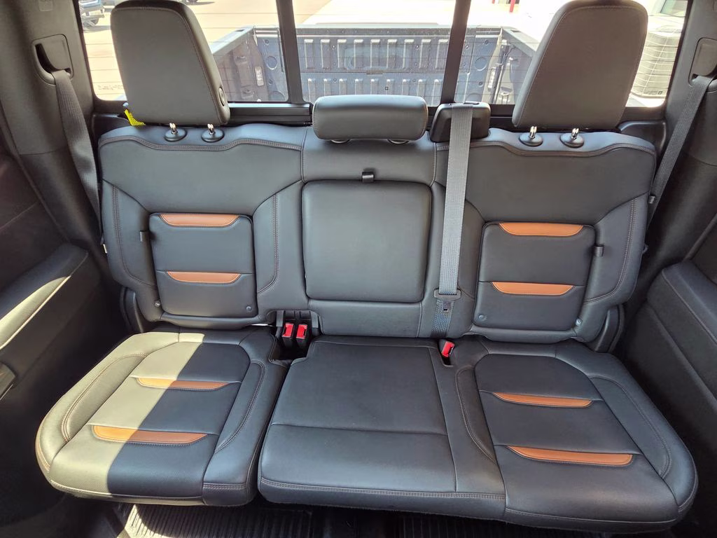 2022 Summit White GMC Sierra 1500 Limited AT4 4X4 Truck