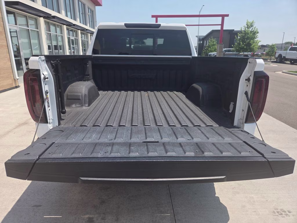 2022 Summit White GMC Sierra 1500 Limited AT4 4X4 Truck