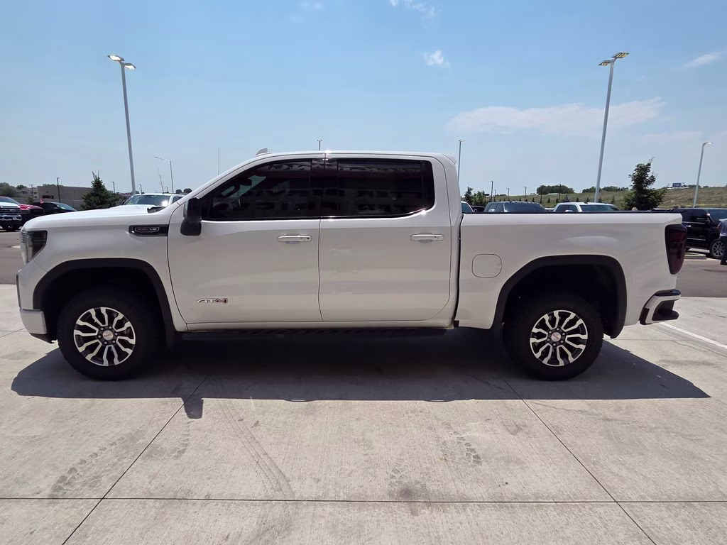 2022 Summit White GMC Sierra 1500 Limited AT4 4X4 Truck