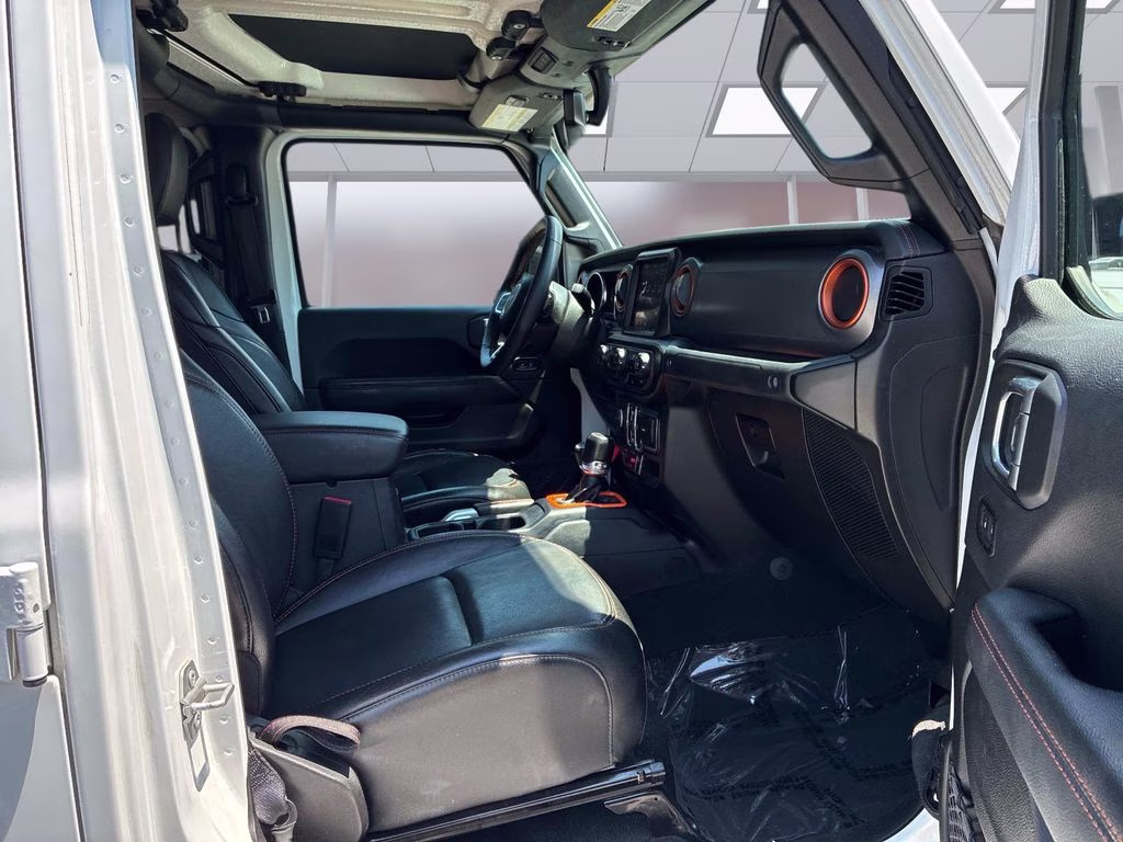 2022 Bright White Clearcoat Jeep Gladiator Mojave 4X4 Truck