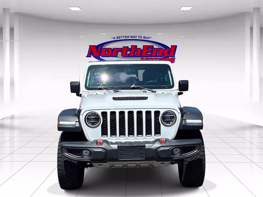 2022 Bright White Clearcoat Jeep Gladiator Mojave 4X4 Truck