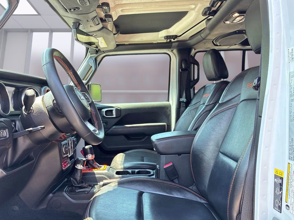 2022 Bright White Clearcoat Jeep Gladiator Mojave 4X4 Truck