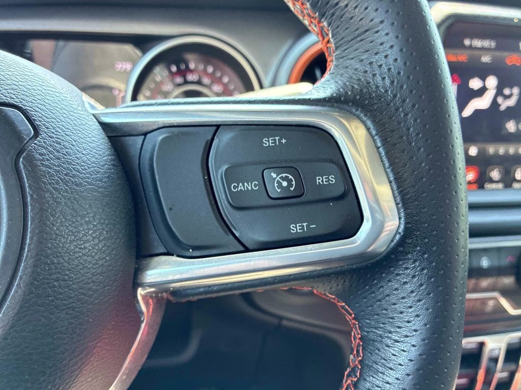 2022 Bright White Clearcoat Jeep Gladiator Mojave 4X4 Truck