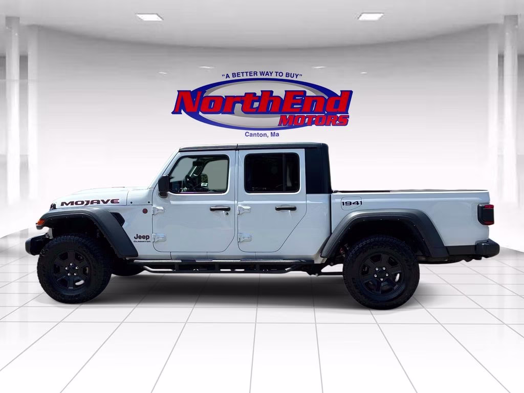 2022 Bright White Clearcoat Jeep Gladiator Mojave 4X4 Truck