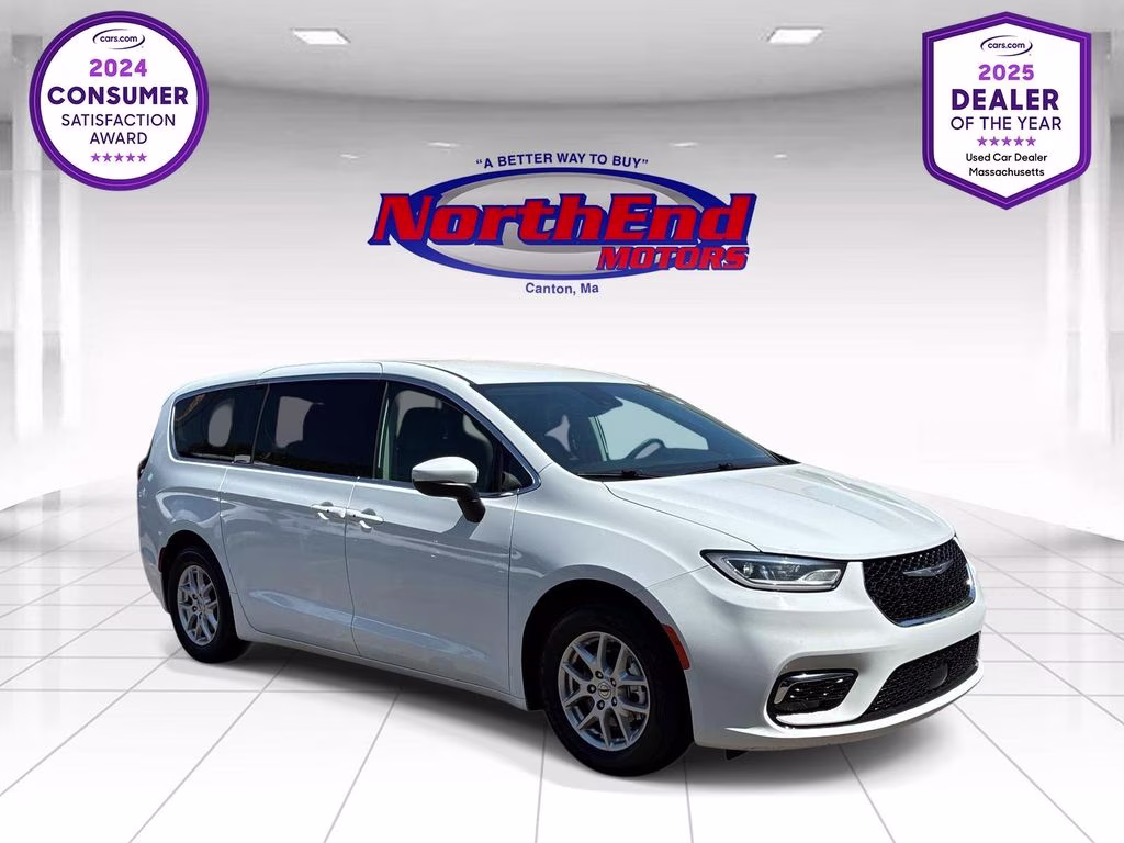 2023 Bright White Clearcoat Chrysler Pacifica Touring L FWD Van