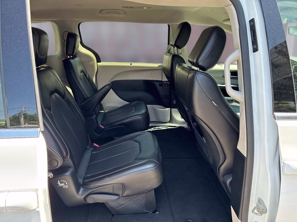 2023 Bright White Clearcoat Chrysler Pacifica Touring L FWD Van