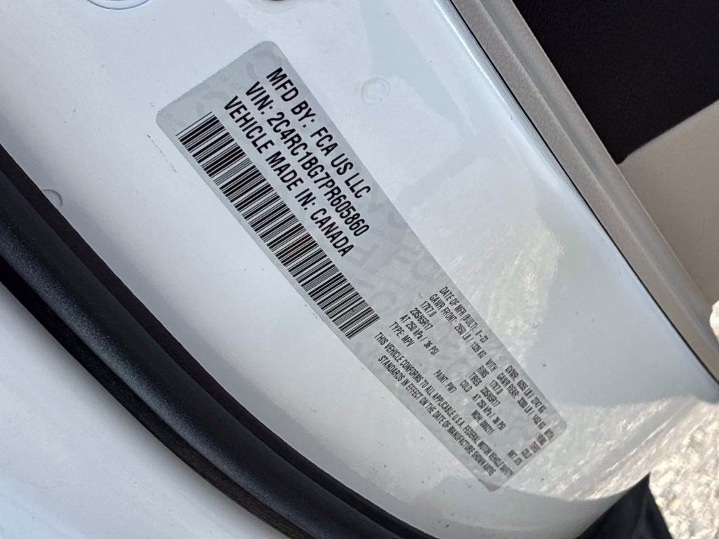 2023 Bright White Clearcoat Chrysler Pacifica Touring L FWD Van