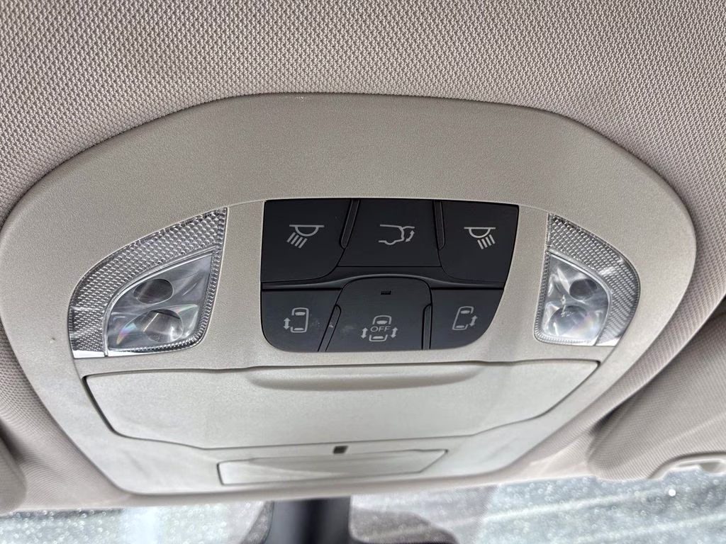 2023 Bright White Clearcoat Chrysler Pacifica Touring L FWD Van