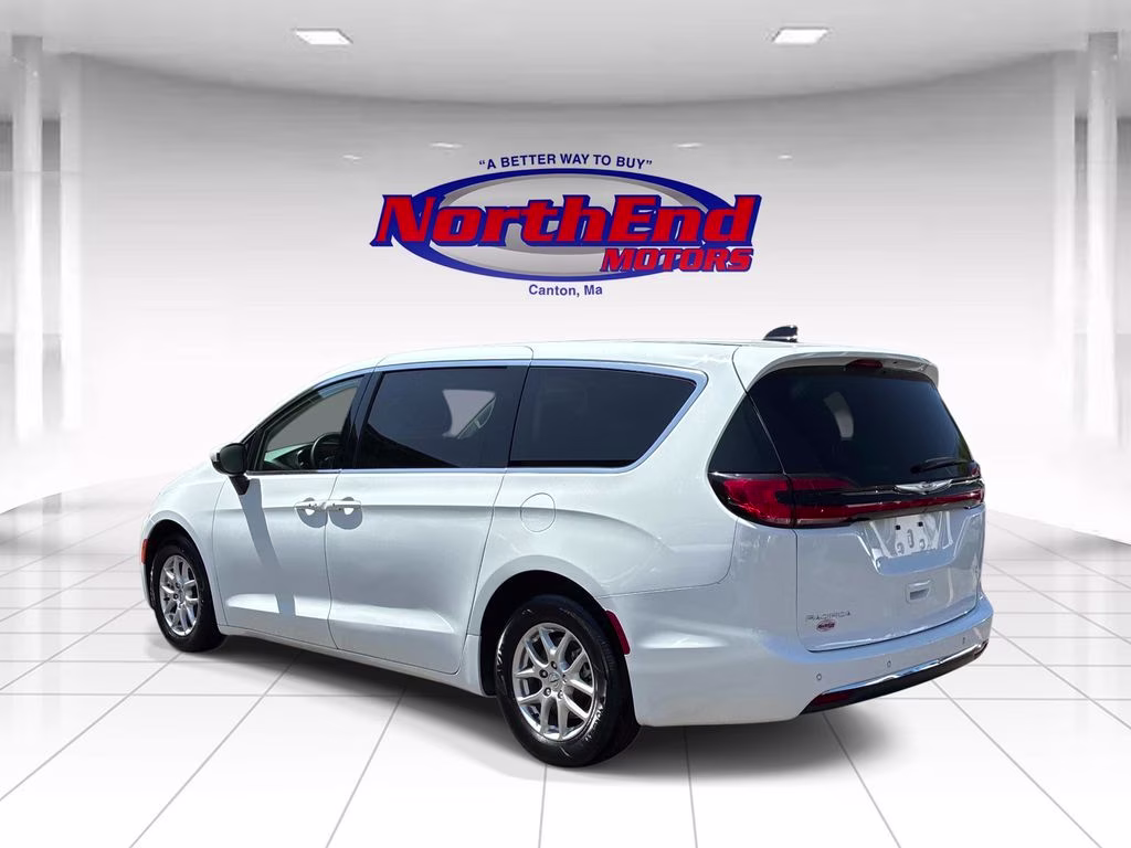 2023 Bright White Clearcoat Chrysler Pacifica Touring L FWD Van
