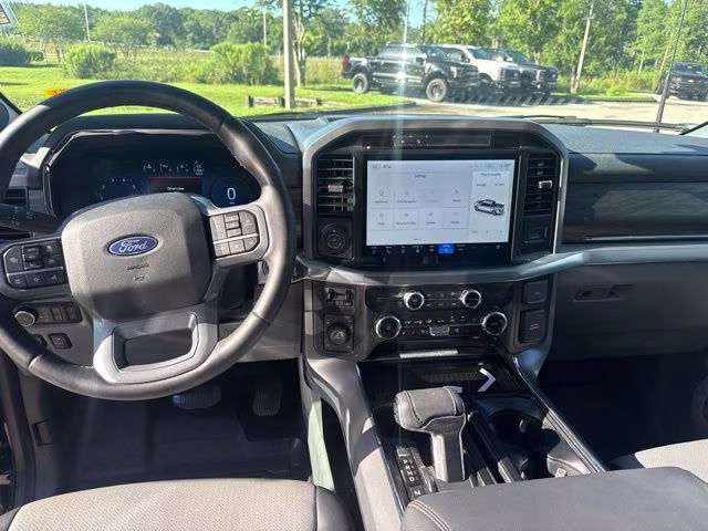 2025 Antimatter Blue Metallic Ford F-150 LARIAT Crew Cab Pickup 4X4 Truck