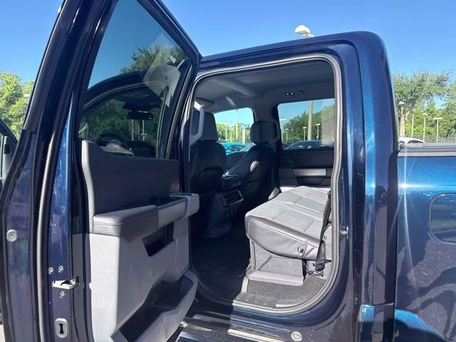 2025 Antimatter Blue Metallic Ford F-150 LARIAT Crew Cab Pickup 4X4 Truck