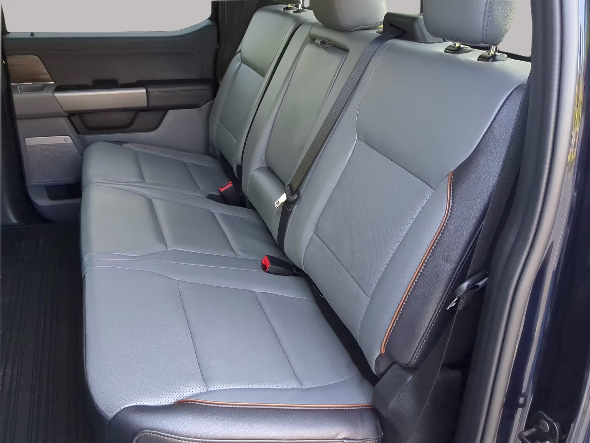 2025 Antimatter Blue Metallic Ford F-150 LARIAT Crew Cab Pickup 4X4 Truck