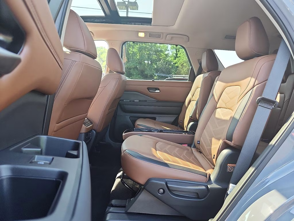 2024 Boulder Gray Pearl Nissan Pathfinder Platinum FWD SUV