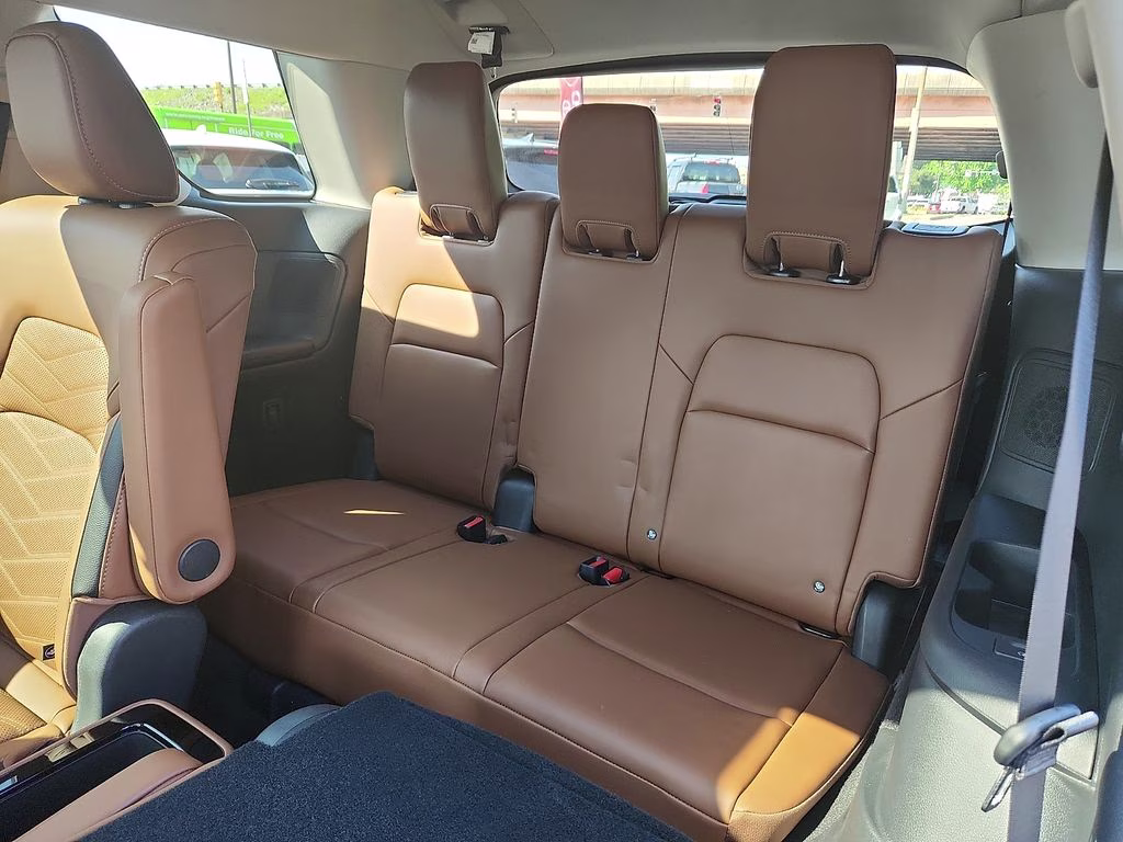 2024 Boulder Gray Pearl Nissan Pathfinder Platinum FWD SUV