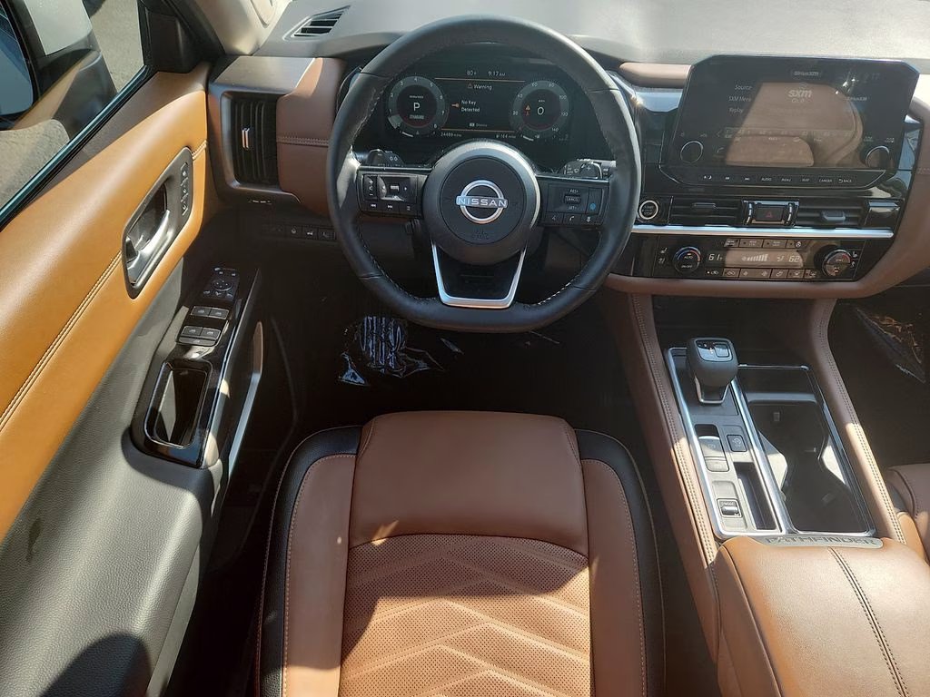 2024 Boulder Gray Pearl Nissan Pathfinder Platinum FWD SUV