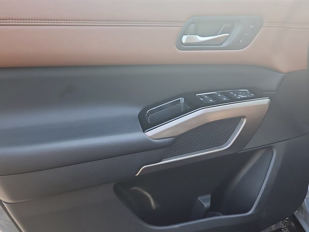 2024 Boulder Gray Pearl Nissan Pathfinder Platinum FWD SUV