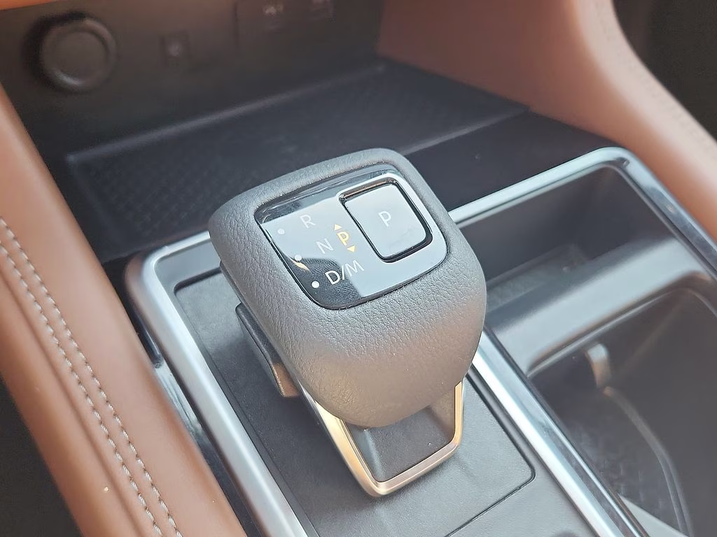 2024 Boulder Gray Pearl Nissan Pathfinder Platinum FWD SUV