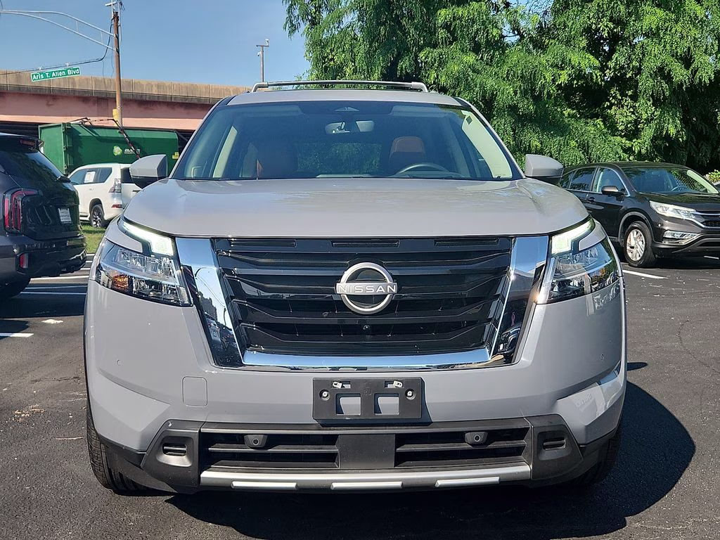2024 Boulder Gray Pearl Nissan Pathfinder Platinum FWD SUV