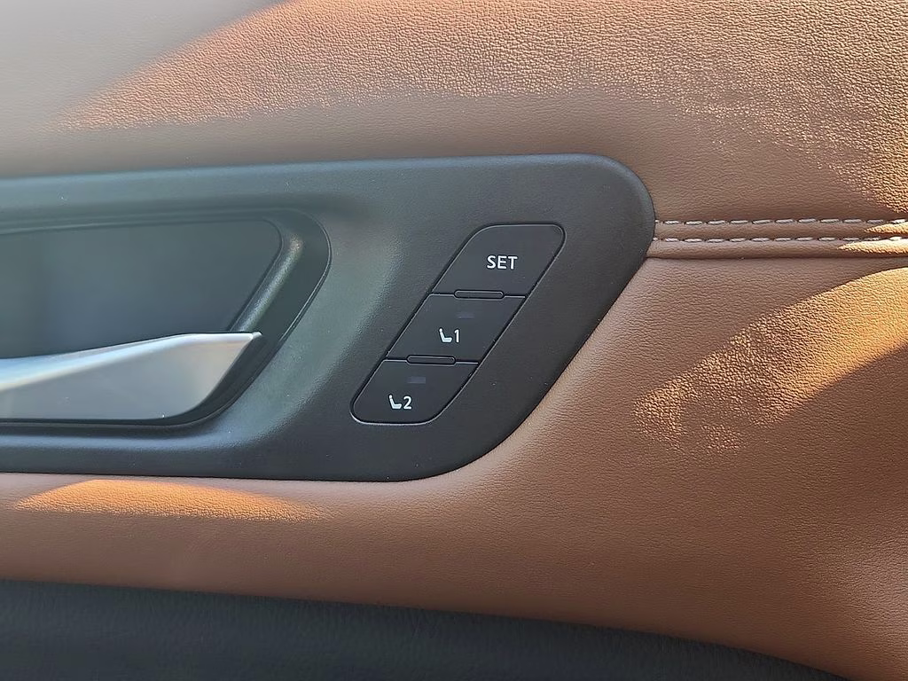 2024 Boulder Gray Pearl Nissan Pathfinder Platinum FWD SUV