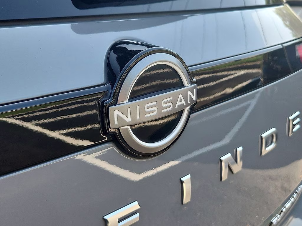 2024 Boulder Gray Pearl Nissan Pathfinder Platinum FWD SUV