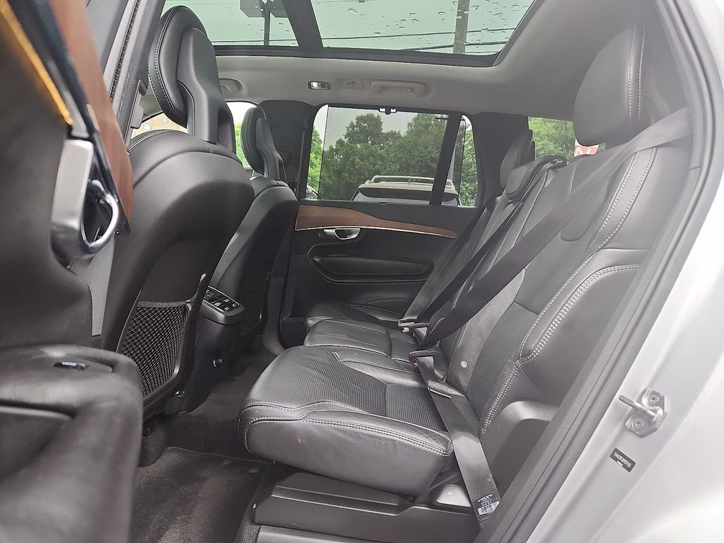 2017 Bright Silver Metallic Volvo XC90 T6 Inscription AWD SUV