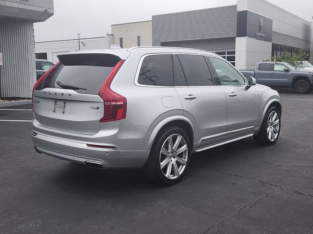 2017 Bright Silver Metallic Volvo XC90 T6 Inscription AWD SUV