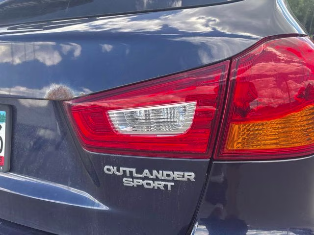 2011 Mitsubishi Outlander Sport SE AWD SUV