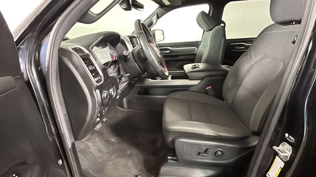 2021 Diamond Black Crystal Pearlcoat Ram 1500 Big Horn/Lone Star 4X4 Truck
