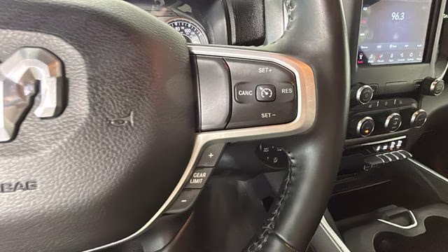 2021 Diamond Black Crystal Pearlcoat Ram 1500 Big Horn/Lone Star 4X4 Truck