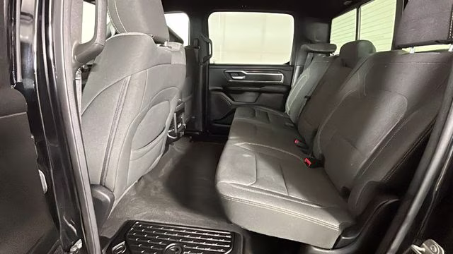 2021 Diamond Black Crystal Pearlcoat Ram 1500 Big Horn/Lone Star 4X4 Truck